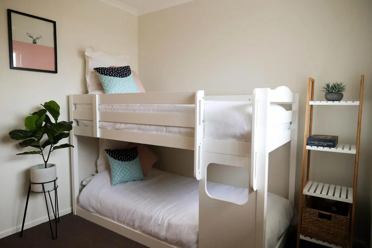 Sunshine Coast Beach House - 2 Mins Walk To Beach Villa Parrearra Holiday home