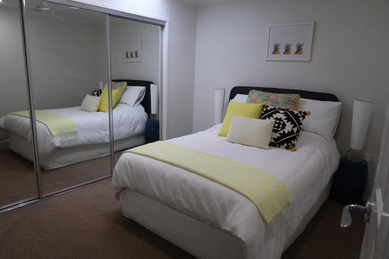 Sunshine Coast Beach House - 2 Mins Walk To Beach Villa Parrearra 0*,  Australia